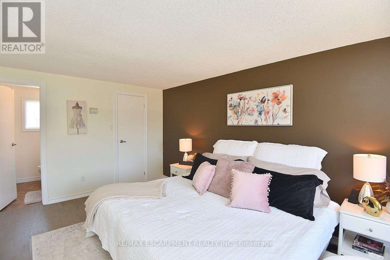 2414 Coventry Way, Burlington, Ontario  L7P 4M4 - Photo 27 - W12850962