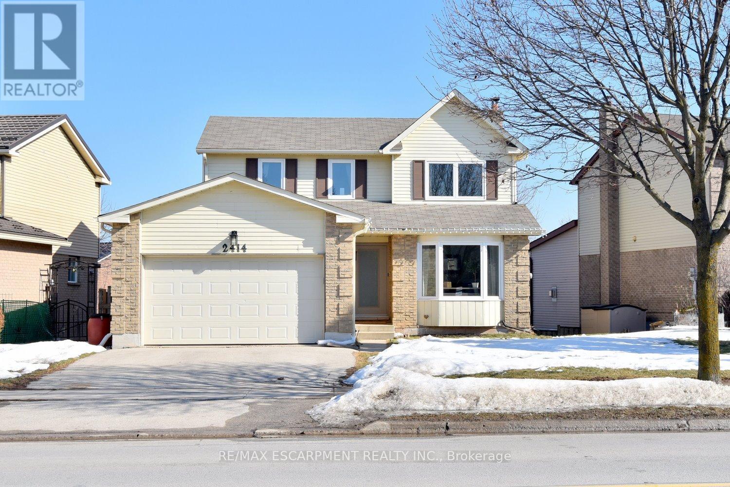 2414 Coventry Way, Burlington, Ontario  L7P 4M4 - Photo 3 - W12850962