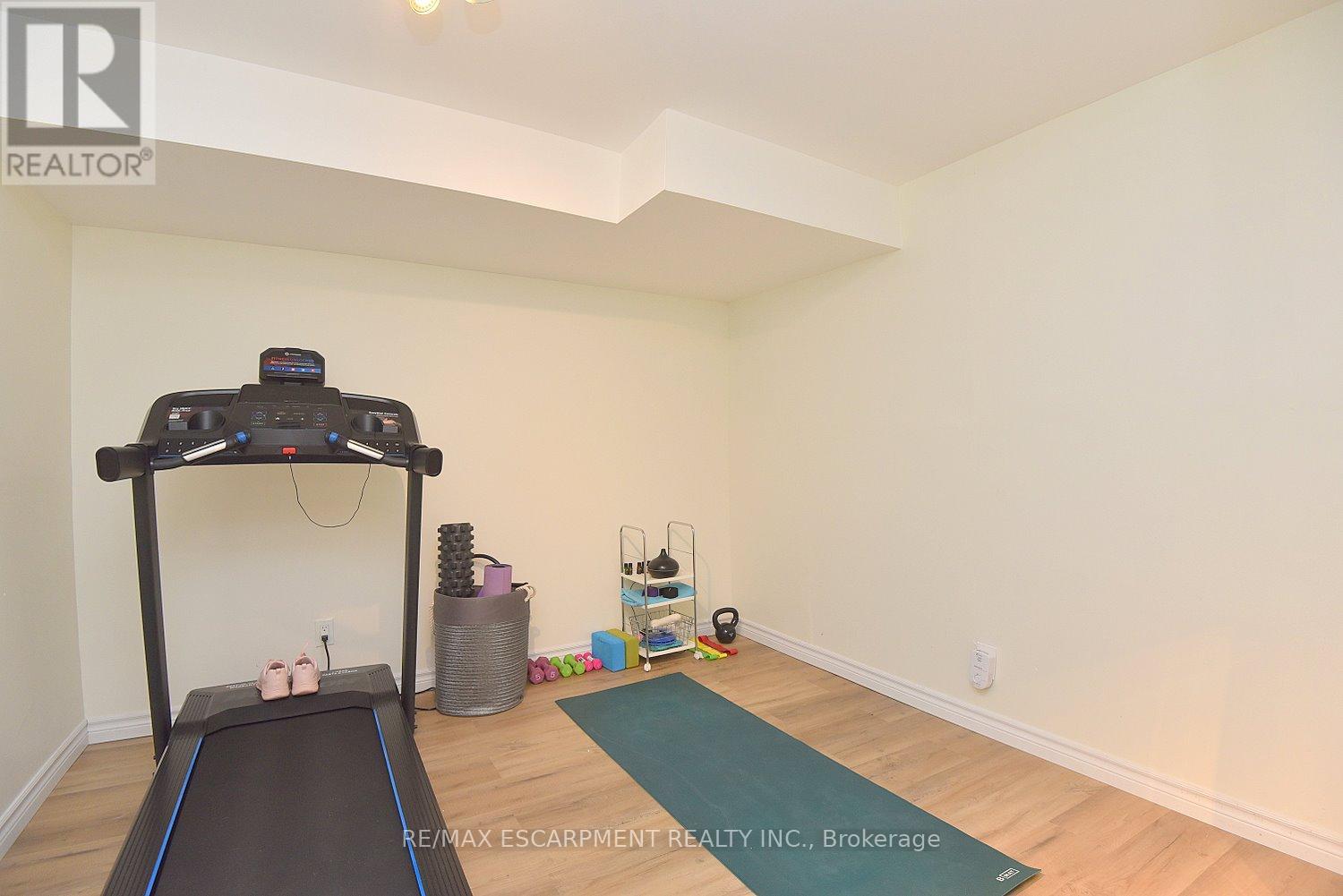 2414 Coventry Way, Burlington, Ontario  L7P 4M4 - Photo 39 - W12850962