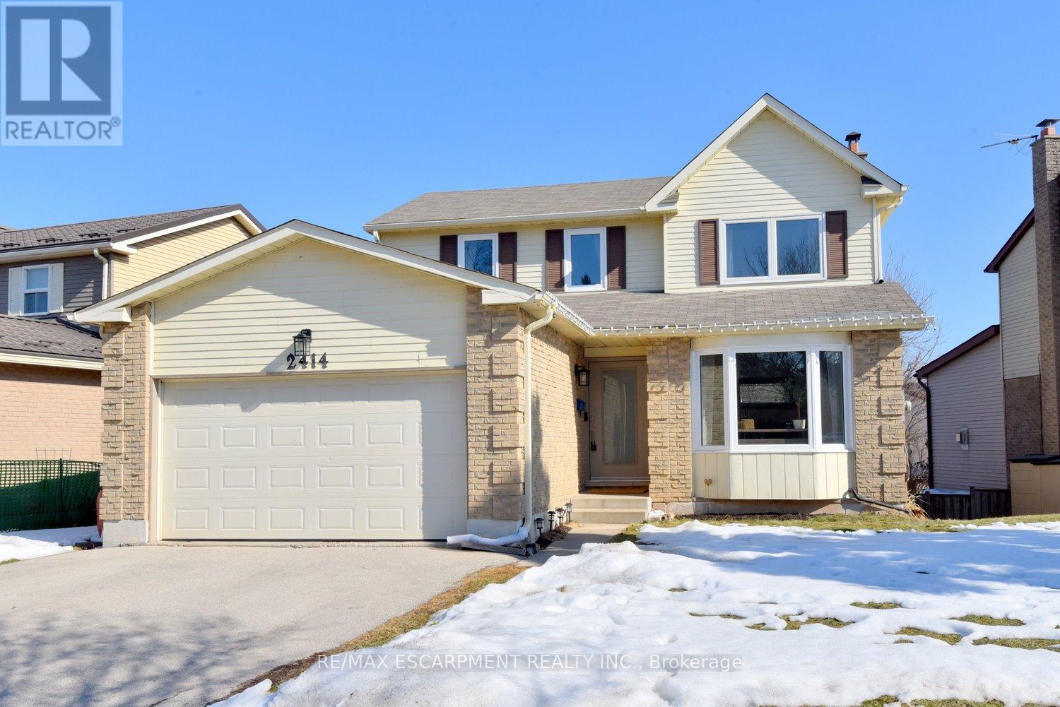 2414 Coventry Way, Burlington, Ontario  L7P 4M4 - Photo 4 - W12850962