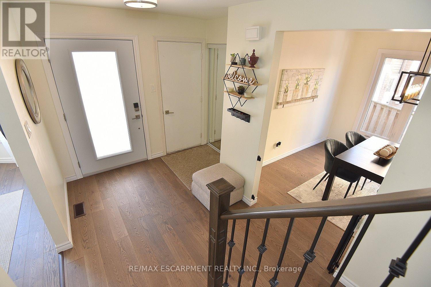 2414 Coventry Way, Burlington, Ontario  L7P 4M4 - Photo 7 - W12850962