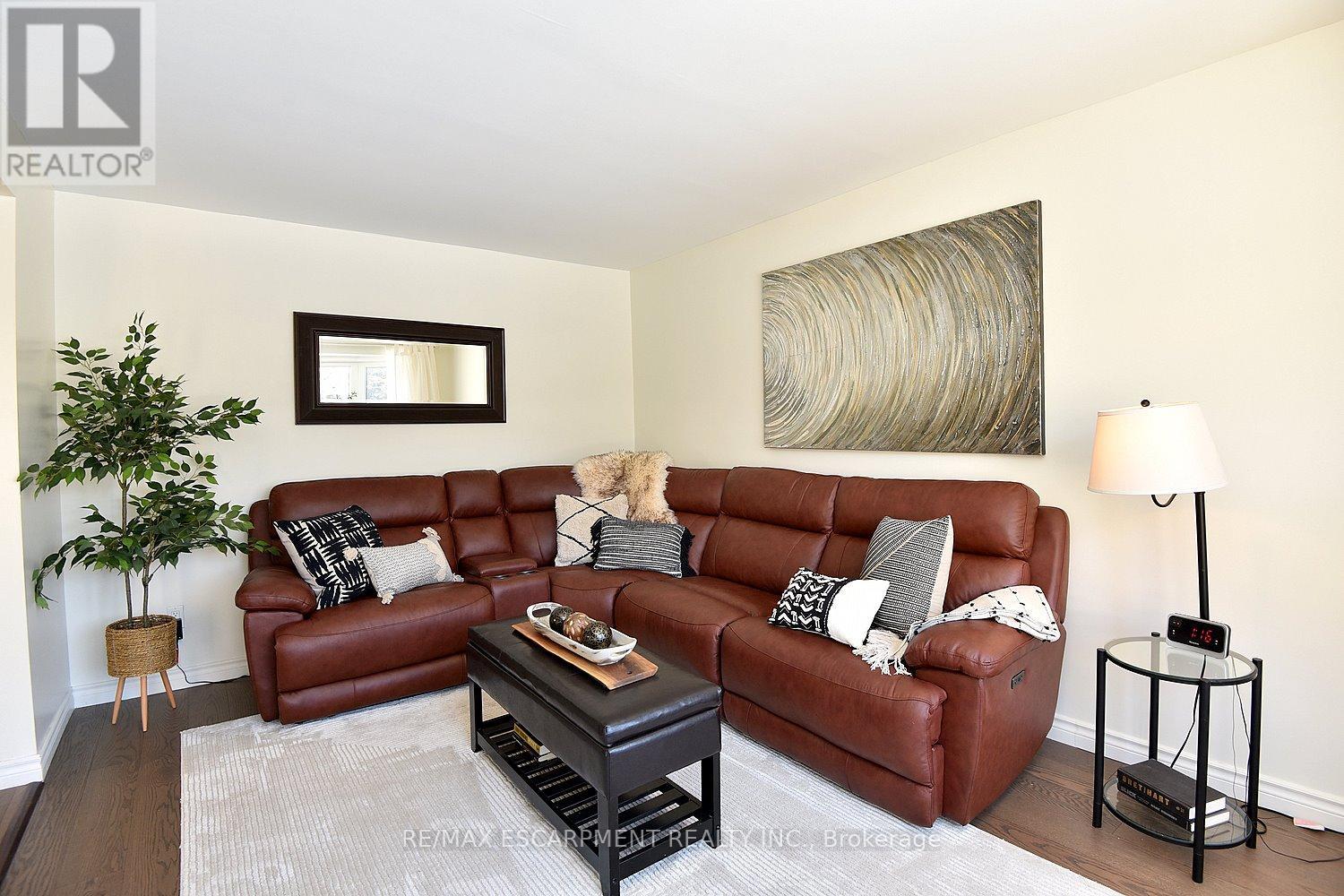 2414 Coventry Way, Burlington, Ontario  L7P 4M4 - Photo 9 - W12850962