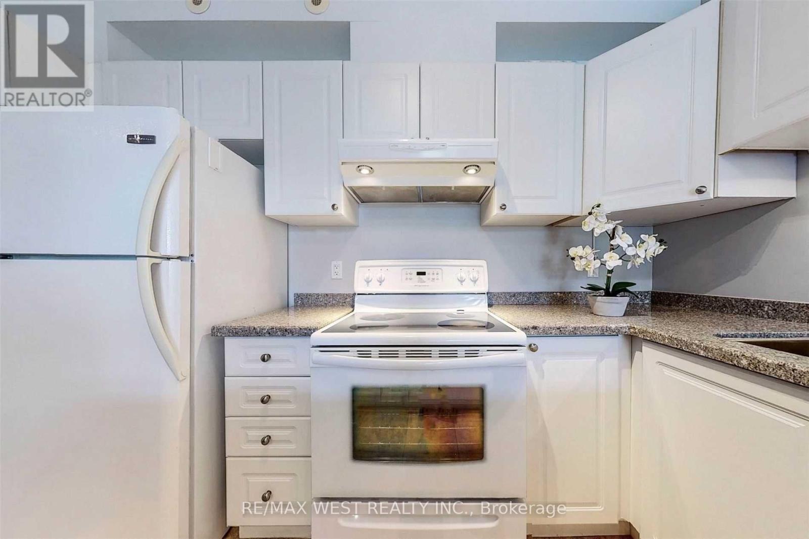 10 - 36 Gibson Avenue, Toronto, Ontario  M9N 0A5 - Photo 11 - W12850974