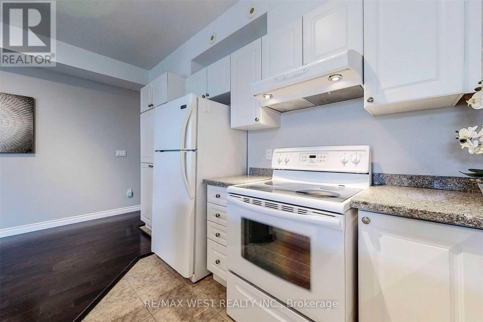 10 - 36 Gibson Avenue, Toronto, Ontario  M9N 0A5 - Photo 12 - W12850974