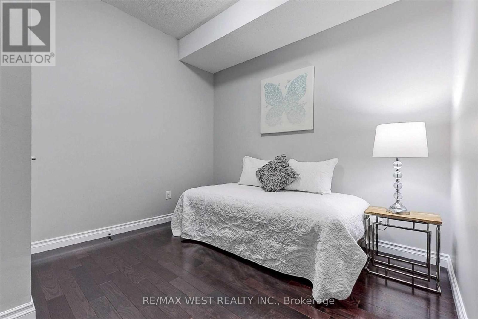 10 - 36 Gibson Avenue, Toronto, Ontario  M9N 0A5 - Photo 17 - W12850974