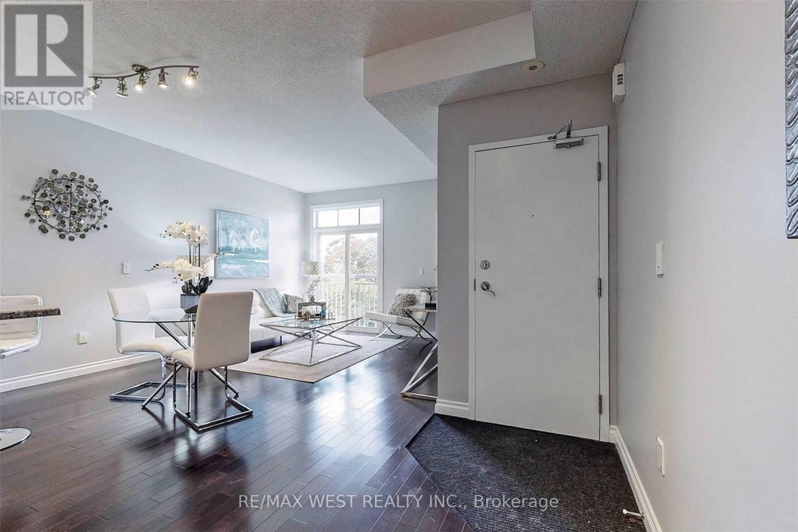 10 - 36 Gibson Avenue, Toronto, Ontario  M9N 0A5 - Photo 9 - W12850974