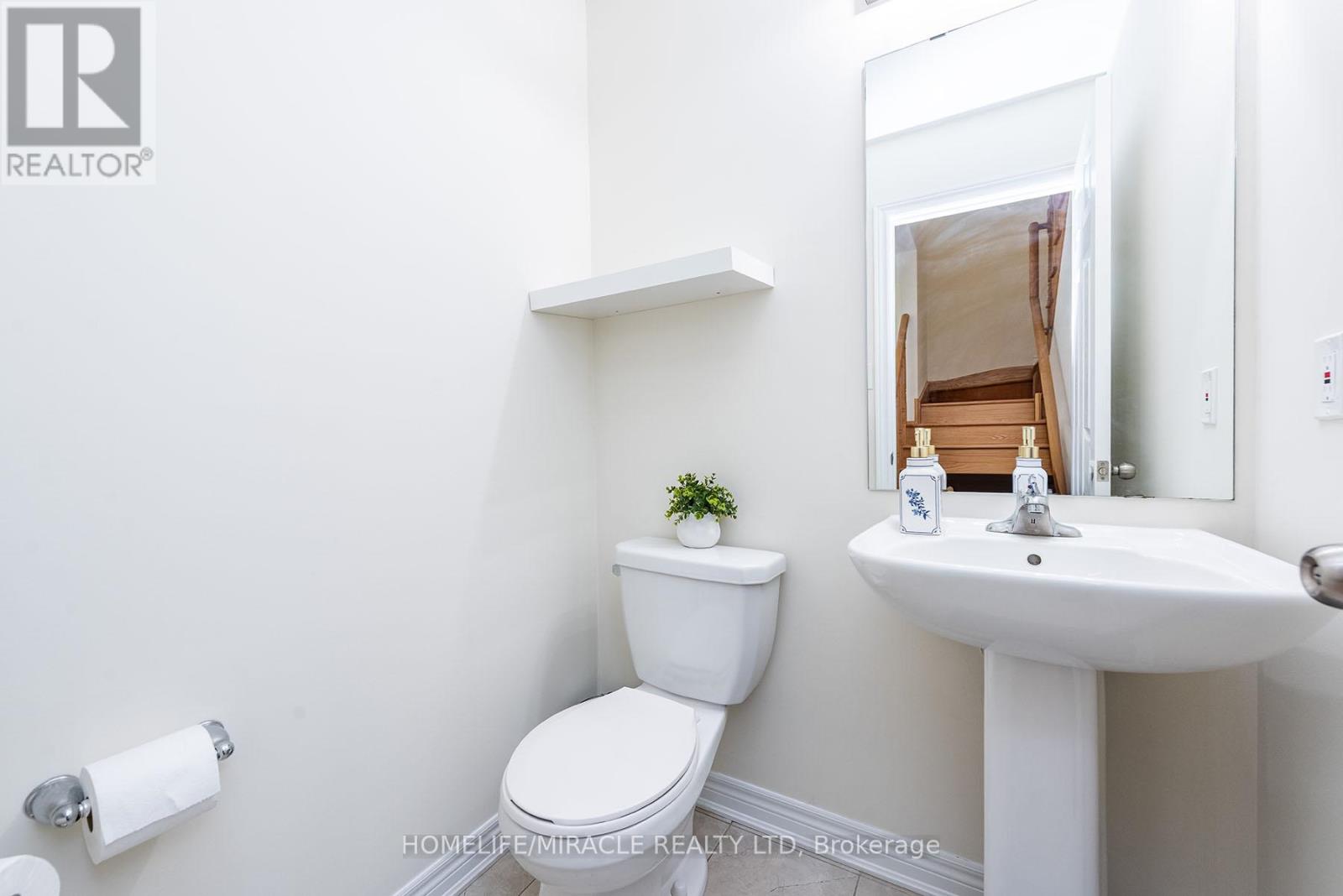 84 Rockman Crescent, Brampton (Northwest Brampton), Ontario  L7A 3Z9 - Photo 10 - W12851030