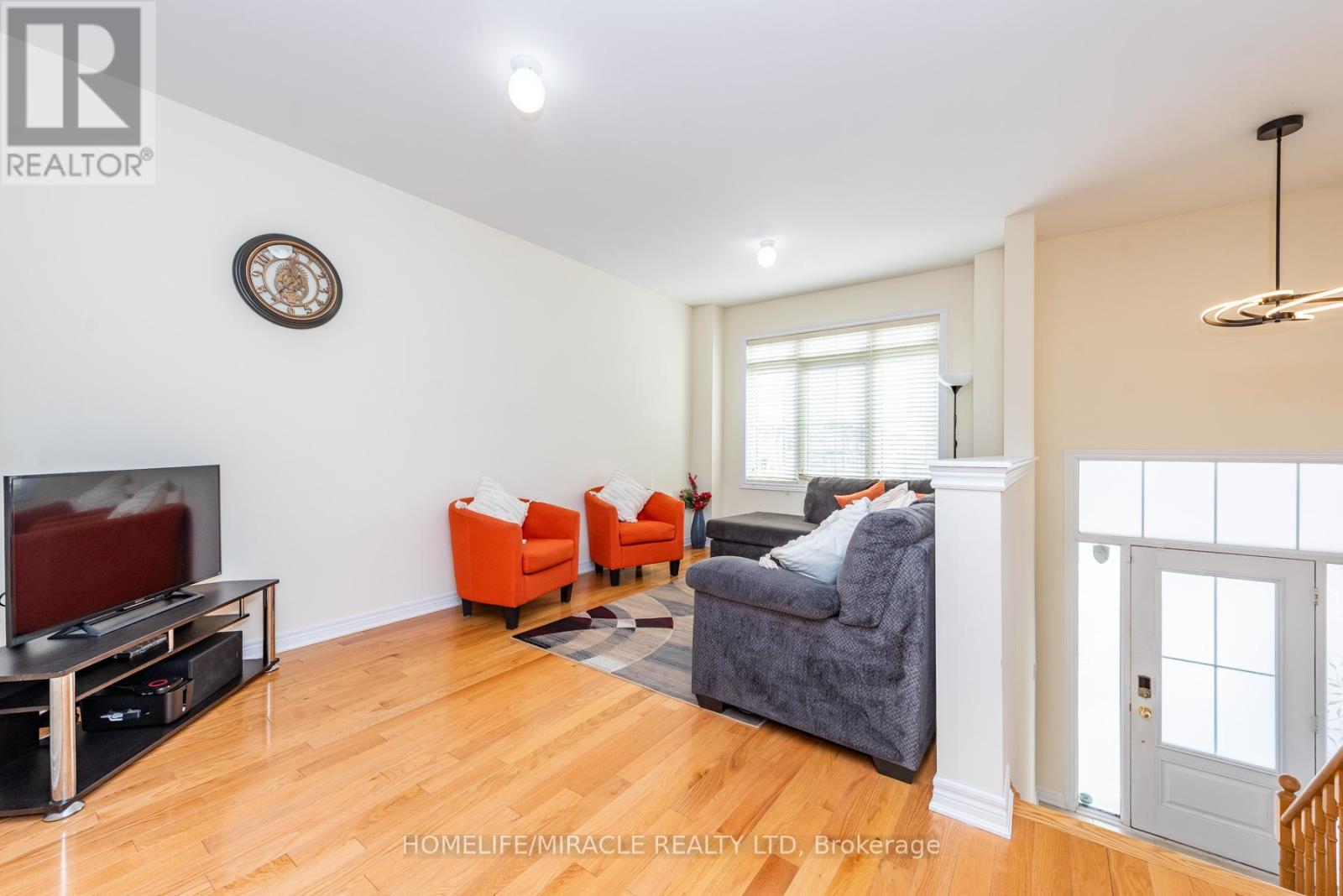 84 Rockman Crescent, Brampton (Northwest Brampton), Ontario  L7A 3Z9 - Photo 7 - W12851030