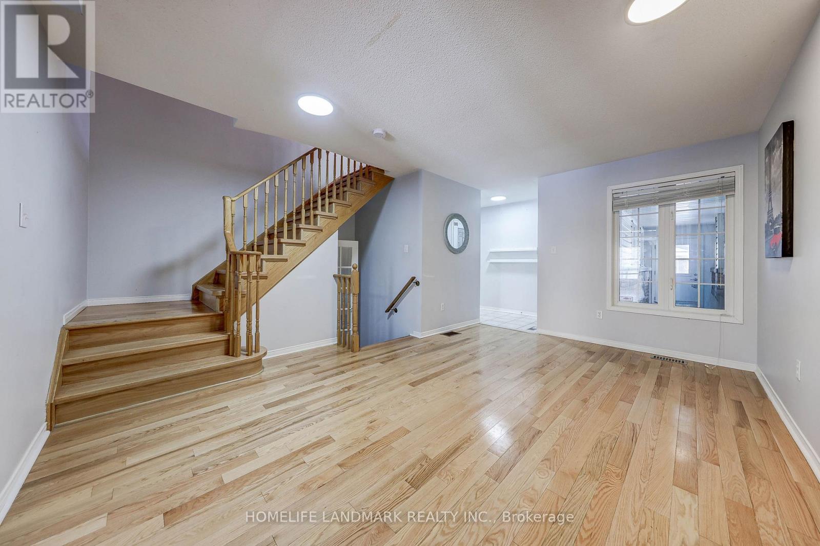 38 Sloan Drive, Milton, Ontario  L9T 5P7 - Photo 8 - W12851052