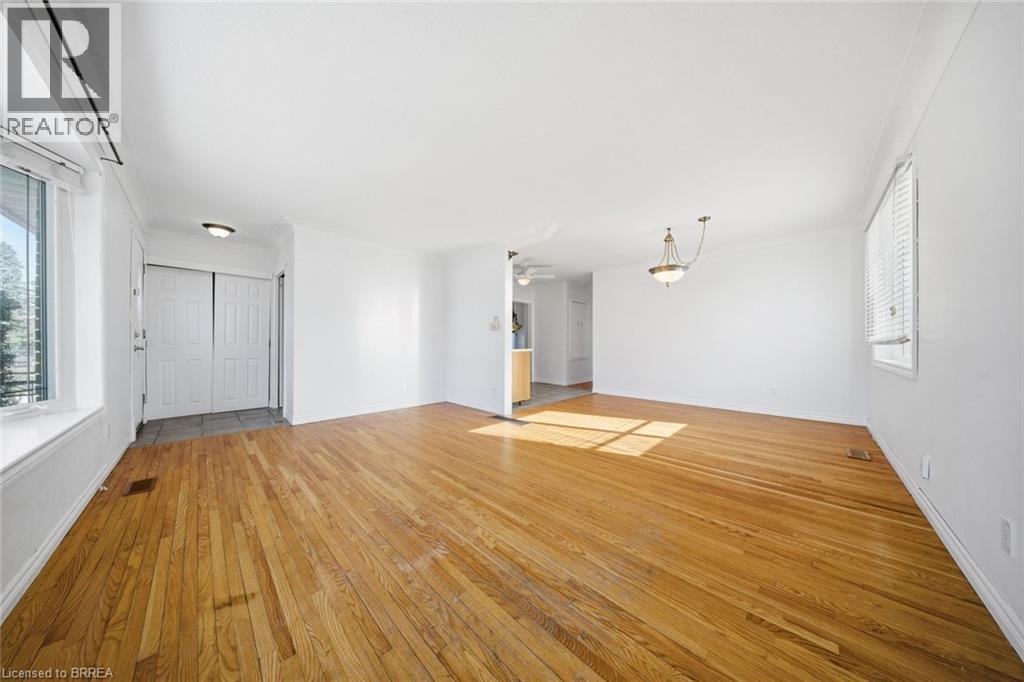 16 Somerset Road, Brantford, Ontario  N3R 5A5 - Photo 8 - 40809659