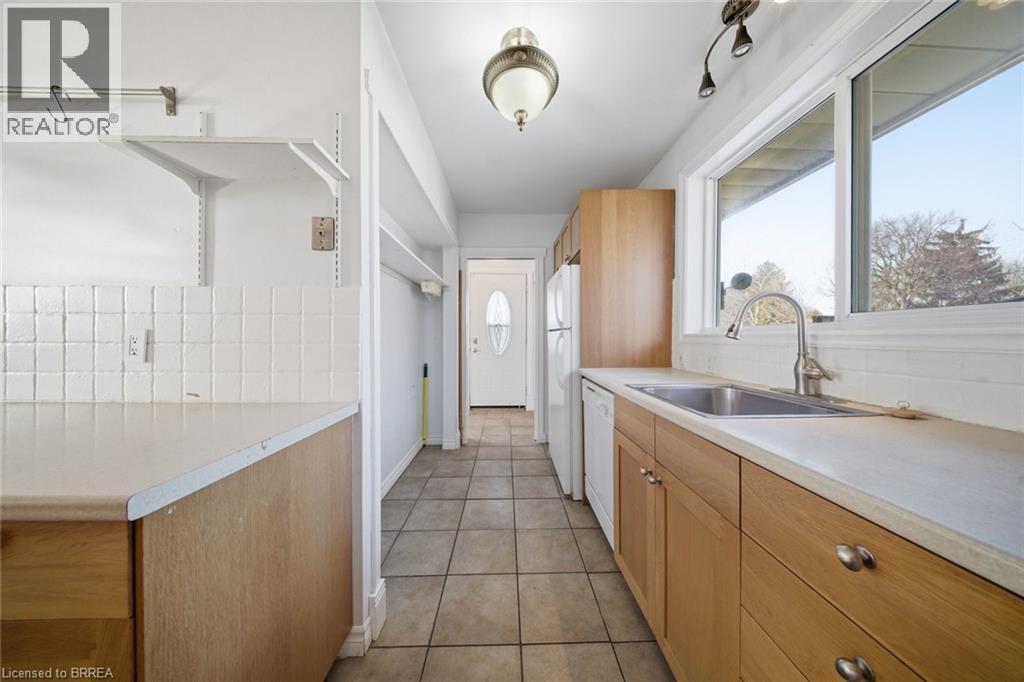 16 Somerset Road, Brantford, Ontario  N3R 5A5 - Photo 13 - 40809659