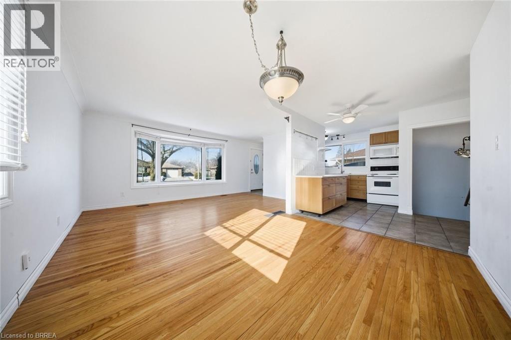 16 Somerset Road, Brantford, Ontario  N3R 5A5 - Photo 10 - 40809659