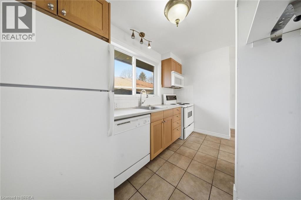 16 Somerset Road, Brantford, Ontario  N3R 5A5 - Photo 14 - 40809659