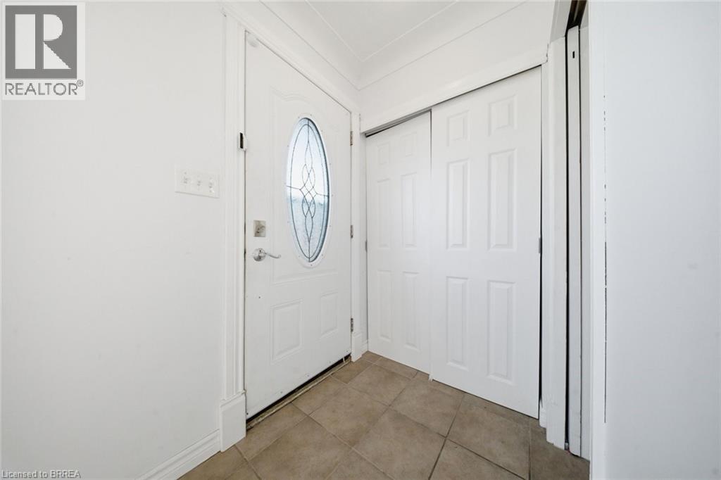 16 Somerset Road, Brantford, Ontario  N3R 5A5 - Photo 6 - 40809659