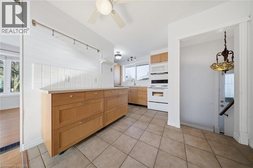 16 Somerset Road, Brantford, Ontario  N3R 5A5 - Photo 11 - 40809659