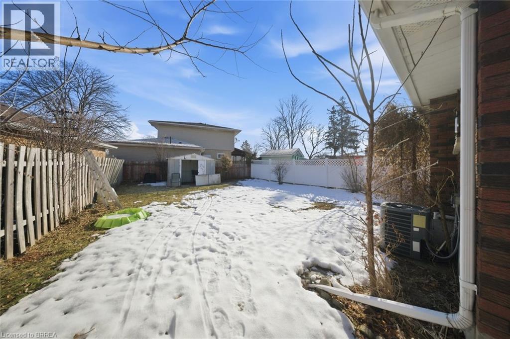 16 Somerset Road, Brantford, Ontario  N3R 5A5 - Photo 27 - 40809659