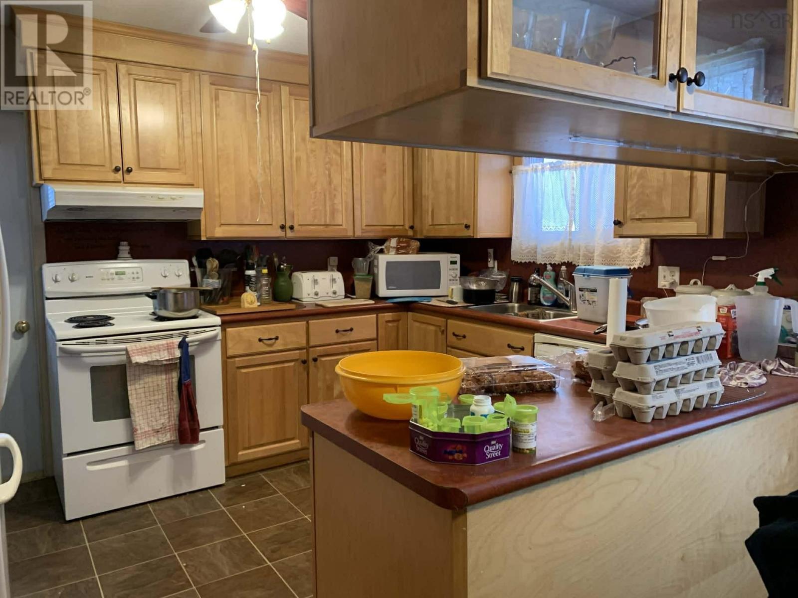 74 Miller Drive, Bridgewater, Nova Scotia  B4V 3B9 - Photo 2 - 202603607