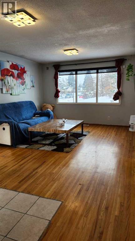 19 Margate Place Ne, Calgary, Alberta  t2a 3e4 - Photo 3 - A2279101