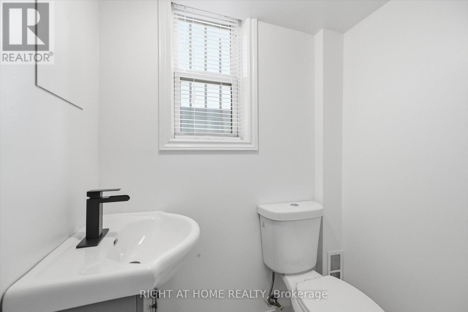 1 - 13 Westinghouse Avenue, Hamilton (Gibson), Ontario  L8L 6E4 - Photo 11 - X12850968