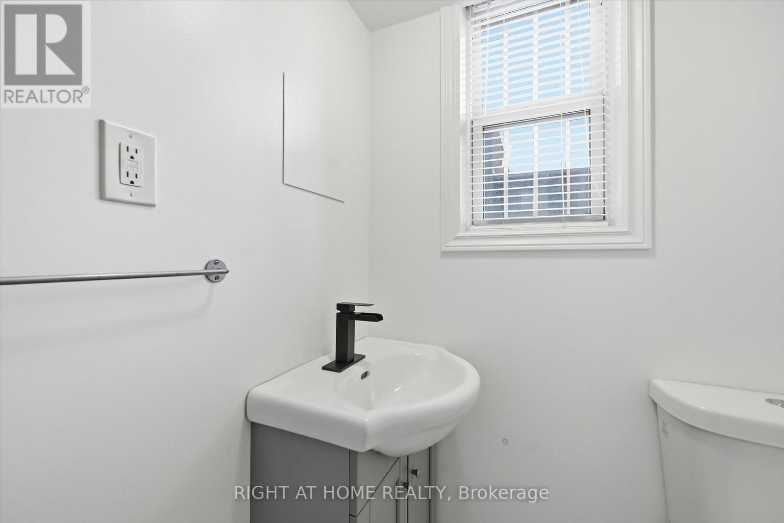 1 - 13 Westinghouse Avenue, Hamilton (Gibson), Ontario  L8L 6E4 - Photo 12 - X12850968