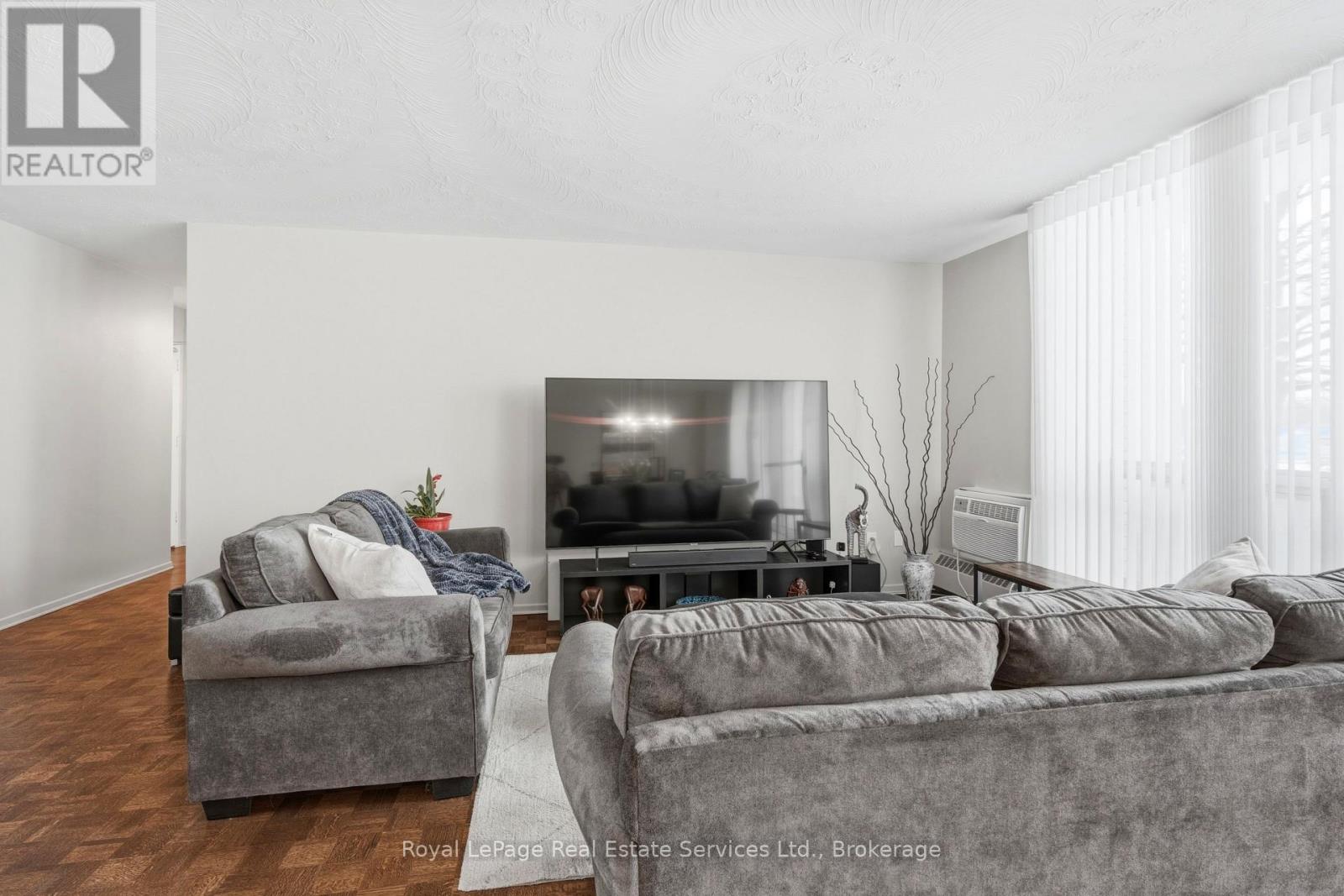 102 - 15 Towering Heights Boulevard, St. Catharines, Ontario  L2T 3G7 - Photo 5 - X12851128