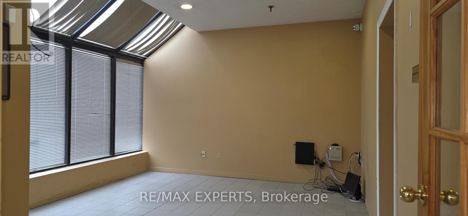 19 - 400 Creditstone Road, Vaughan (Concord), Ontario  L4K 3Z3 - Photo 4 - N12613964
