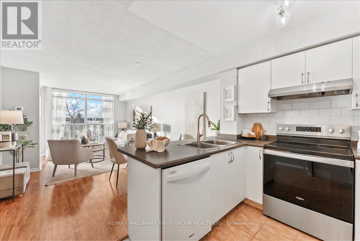 218 - 340 Watson Street W, Whitby, Ontario  L1N 9G1 - Photo 10 - E12851280