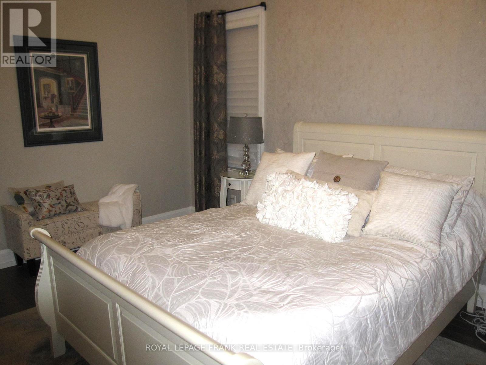 864 Burnham Street, Cobourg, Ontario  K9A 2X7 - Photo 11 - X12851216