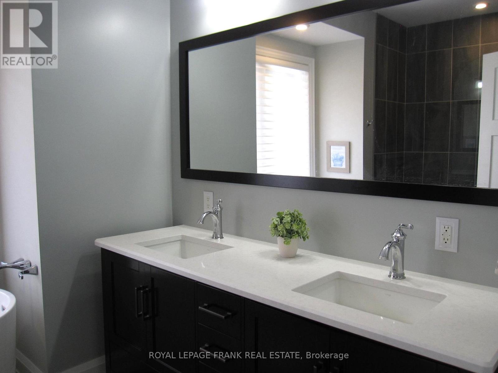 864 Burnham Street, Cobourg, Ontario  K9A 2X7 - Photo 12 - X12851216