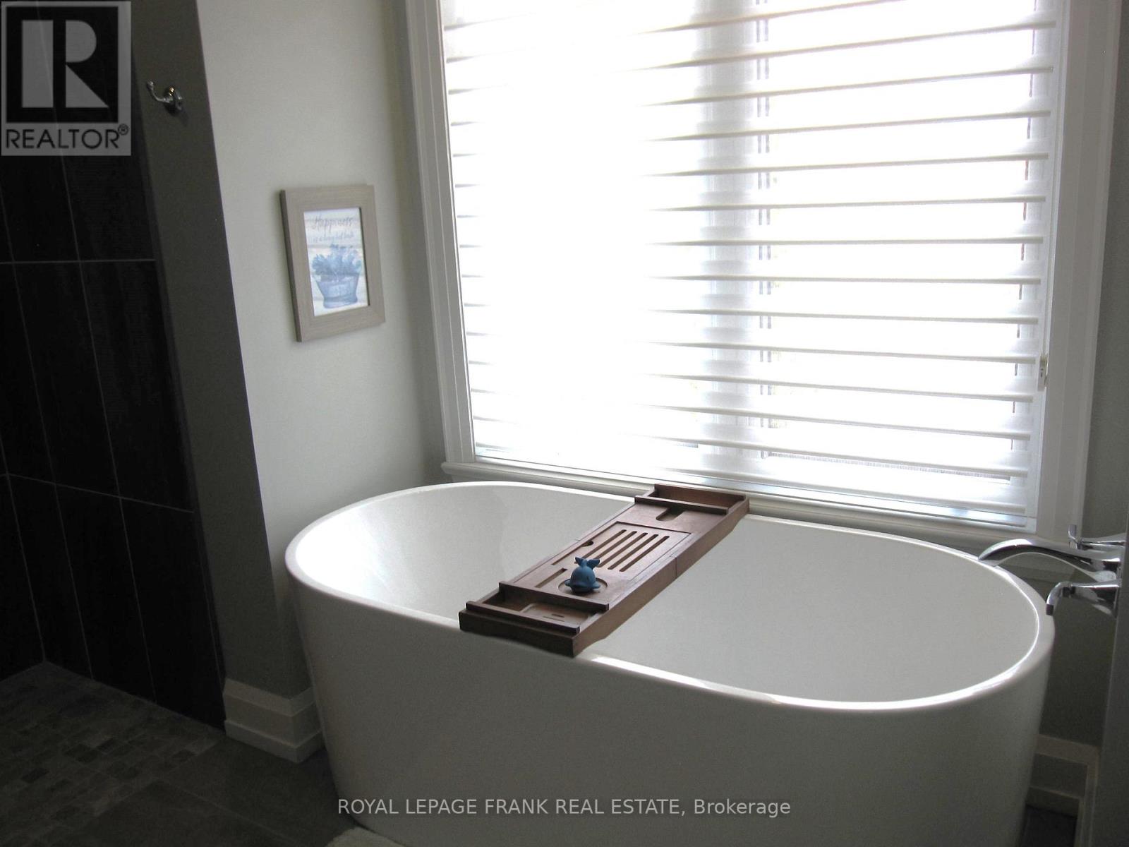 864 Burnham Street, Cobourg, Ontario  K9A 2X7 - Photo 13 - X12851216