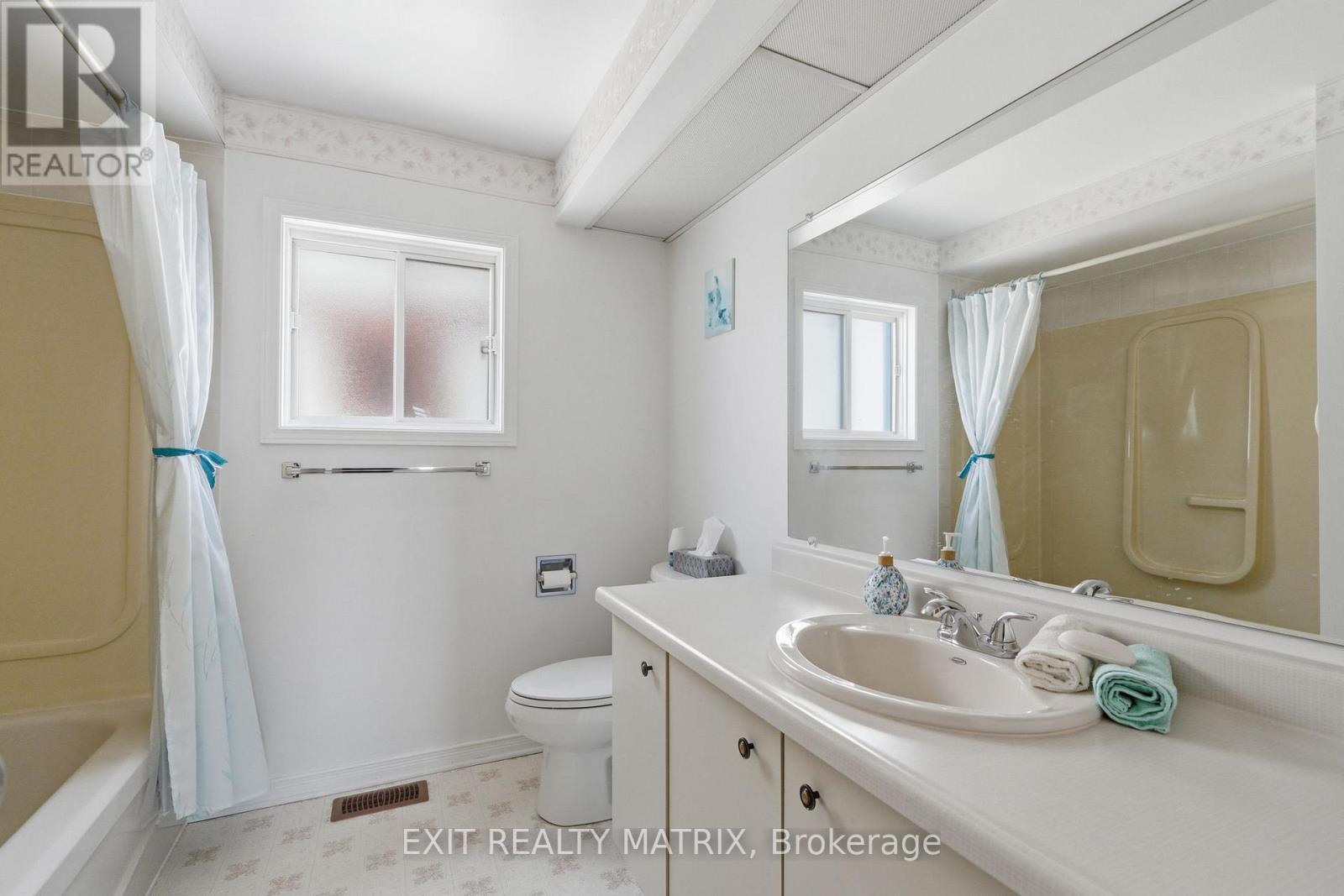 57 Rosegarden Crescent, Ottawa, Ontario  K1T 3A9 - Photo 21 - X12851232