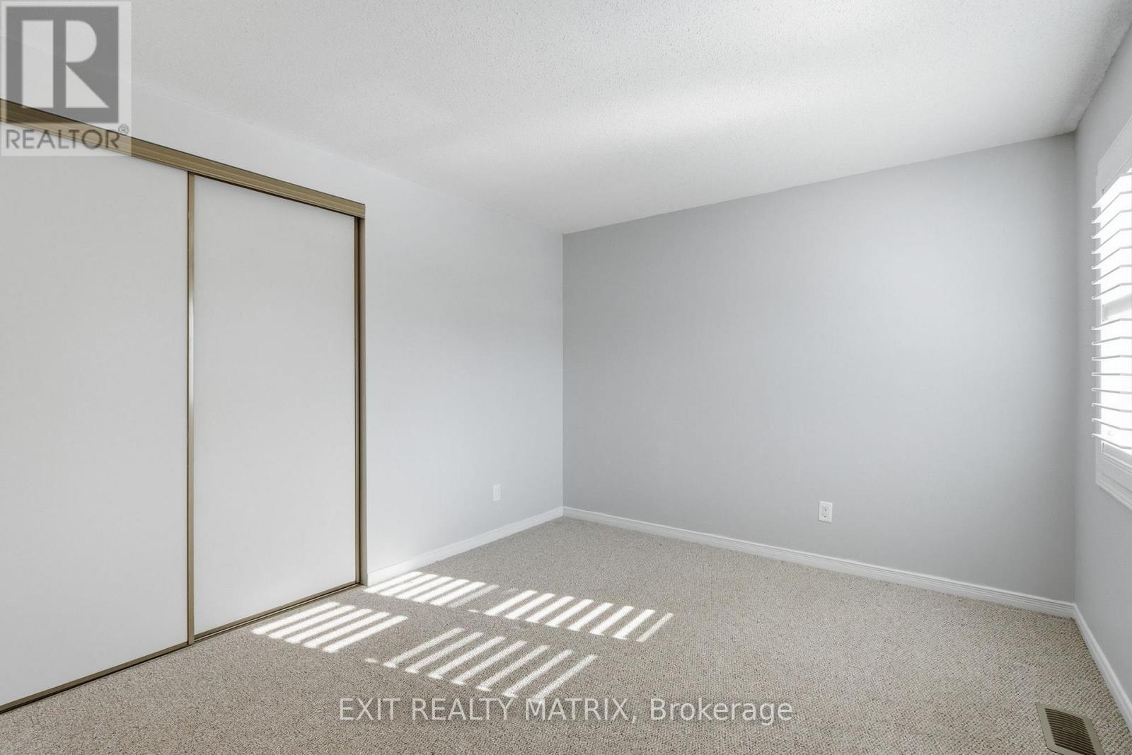 57 Rosegarden Crescent, Ottawa, Ontario  K1T 3A9 - Photo 22 - X12851232