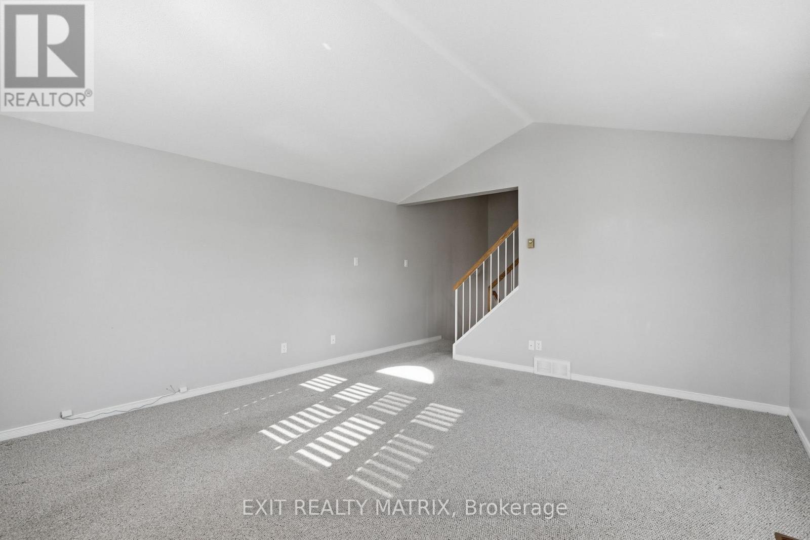 57 Rosegarden Crescent, Ottawa, Ontario  K1T 3A9 - Photo 23 - X12851232