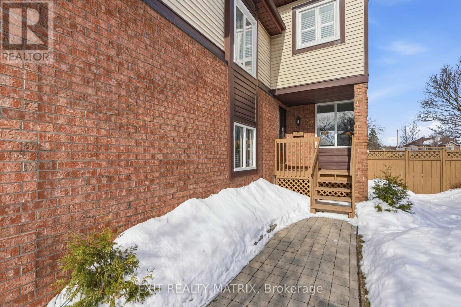57 Rosegarden Crescent, Ottawa, Ontario  K1T 3A9 - Photo 3 - X12851232