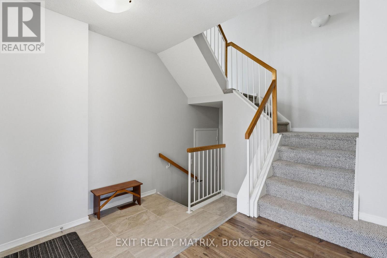 57 Rosegarden Crescent, Ottawa, Ontario  K1T 3A9 - Photo 5 - X12851232