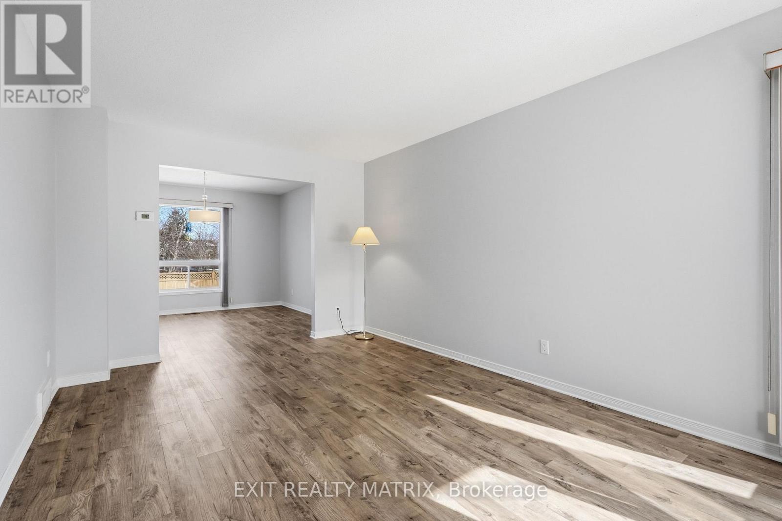 57 Rosegarden Crescent, Ottawa, Ontario  K1T 3A9 - Photo 6 - X12851232