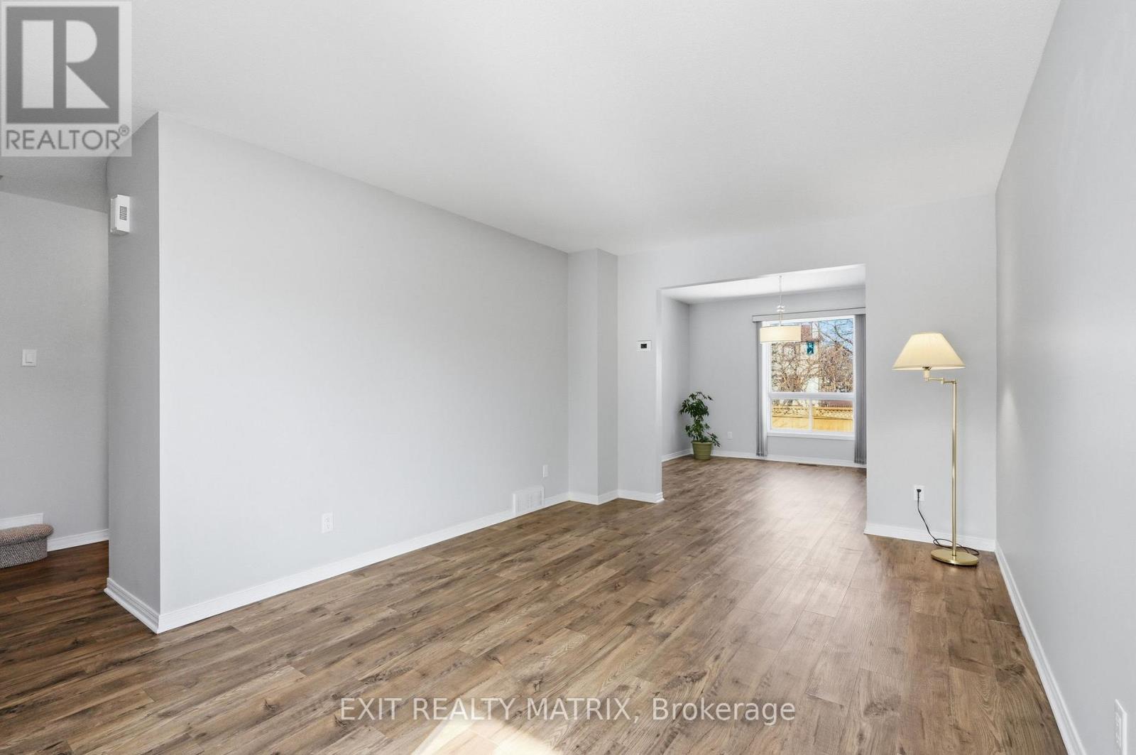 57 Rosegarden Crescent, Ottawa, Ontario  K1T 3A9 - Photo 7 - X12851232