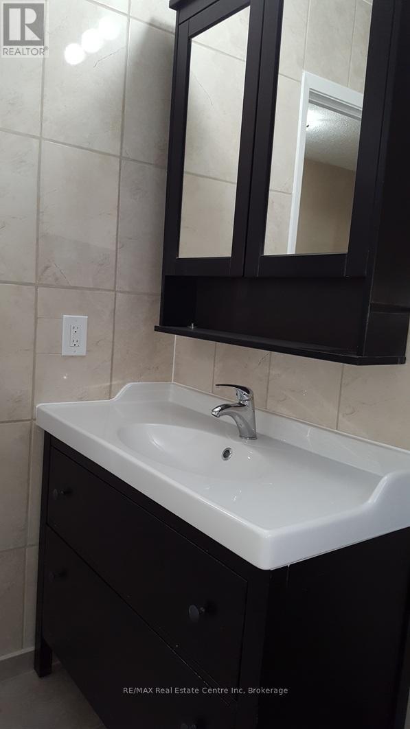 7 Sanderson Drive, Guelph, Ontario  N1H 6T7 - Photo 24 - X12851228