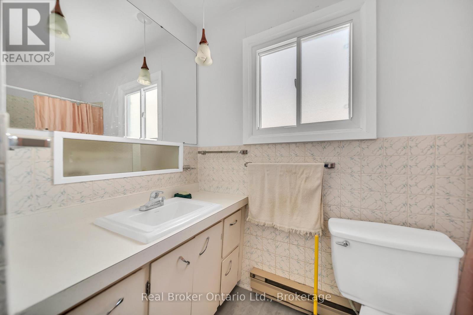 141 Samuel Street, Kitchener, Ontario  N2H 1P9 - Photo 27 - X12851240