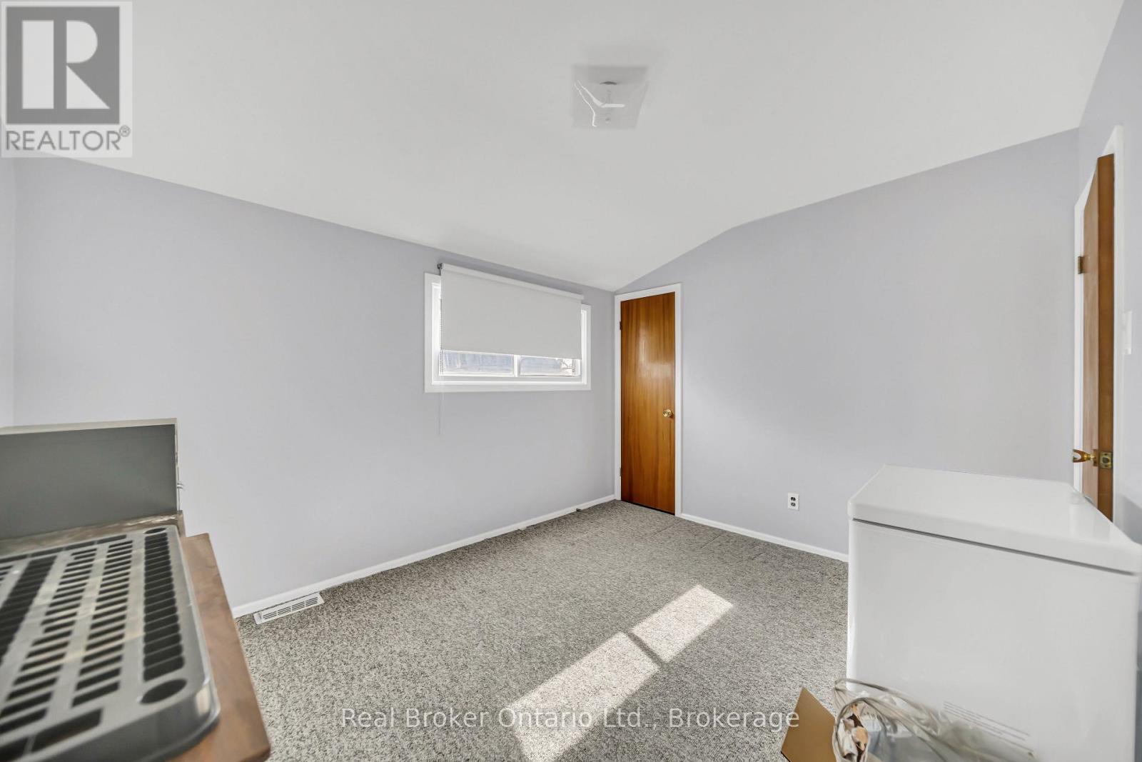 141 Samuel Street, Kitchener, Ontario  N2H 1P9 - Photo 37 - X12851240