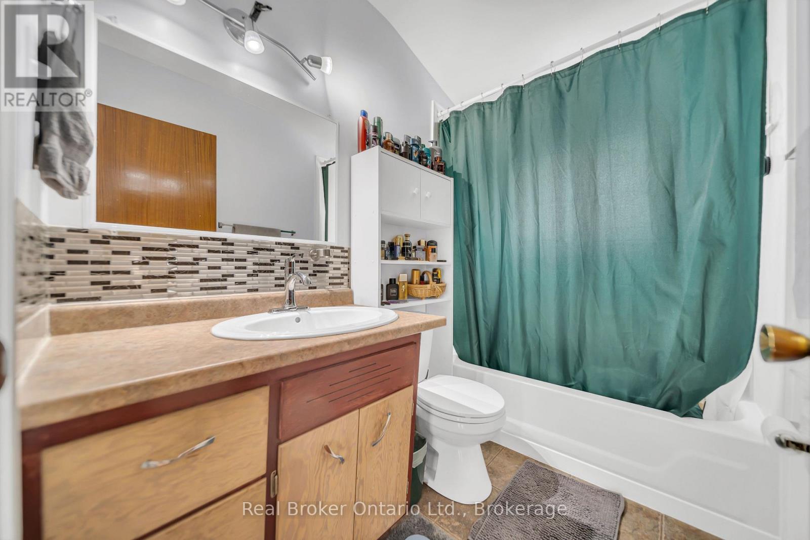 141 Samuel Street, Kitchener, Ontario  N2H 1P9 - Photo 38 - X12851240