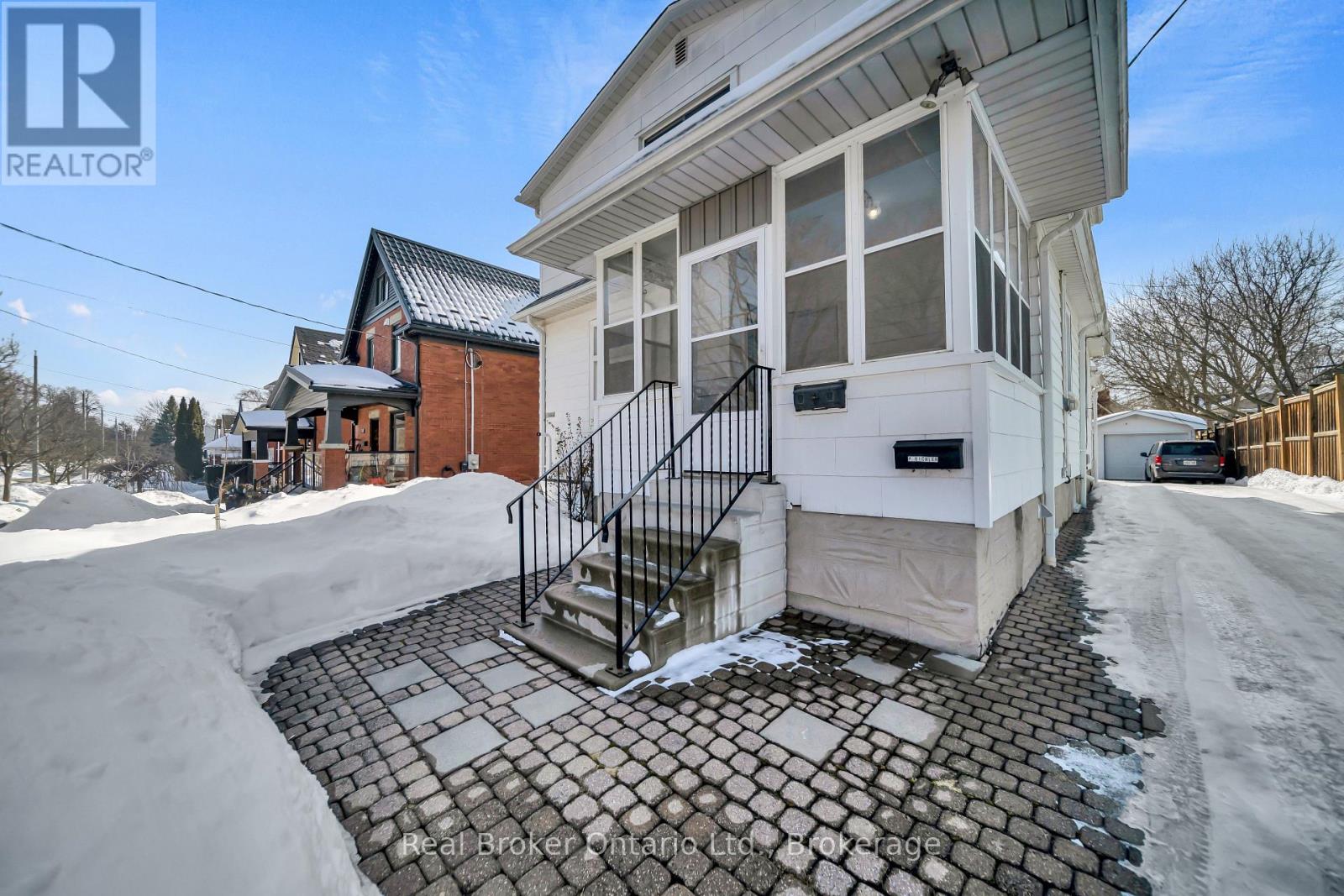 141 Samuel Street, Kitchener, Ontario  N2H 1P9 - Photo 8 - X12851240