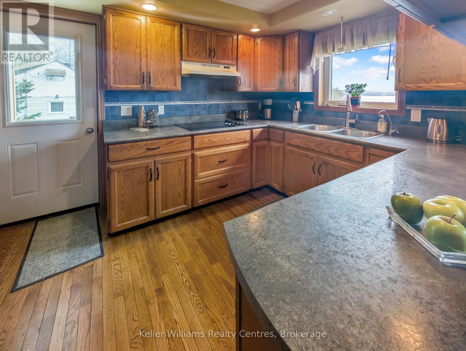 11 Mallory Beach Road, South Bruce Peninsula, Ontario  N0H 2T0 - Photo 29 - X12835420