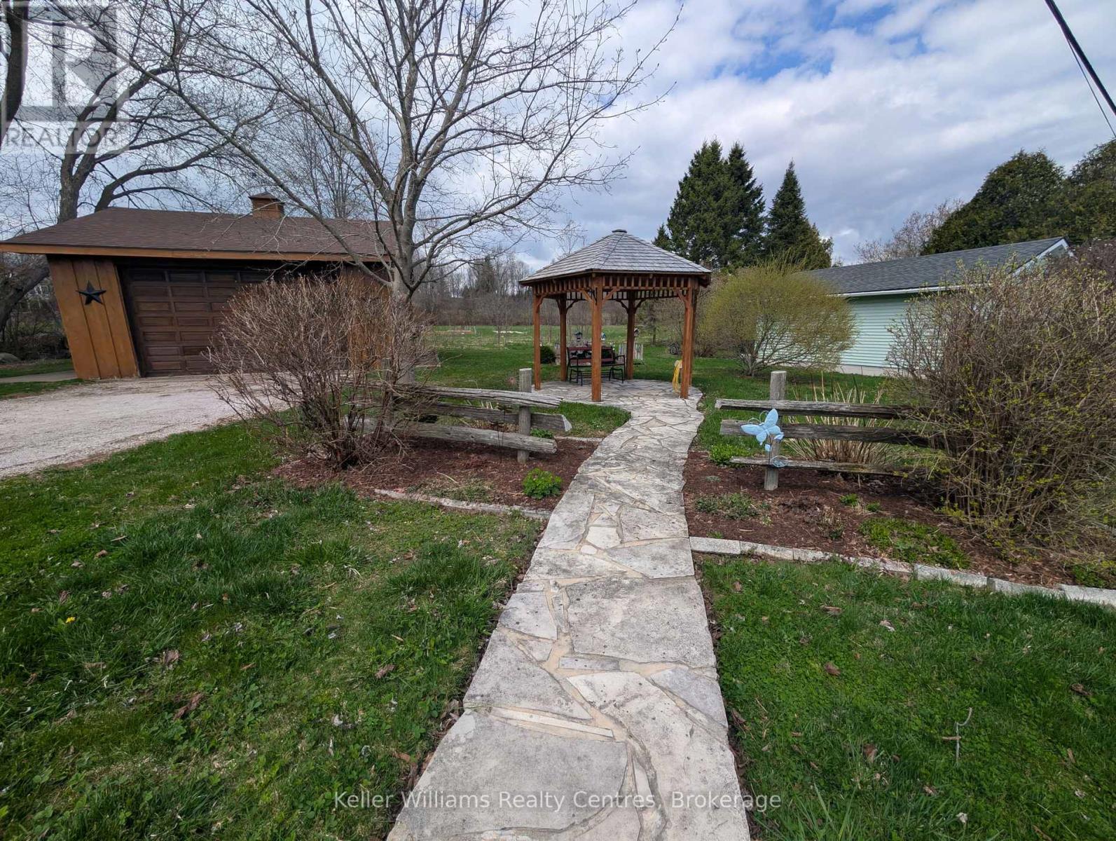 11 Mallory Beach Road, South Bruce Peninsula, Ontario  N0H 2T0 - Photo 45 - X12835420