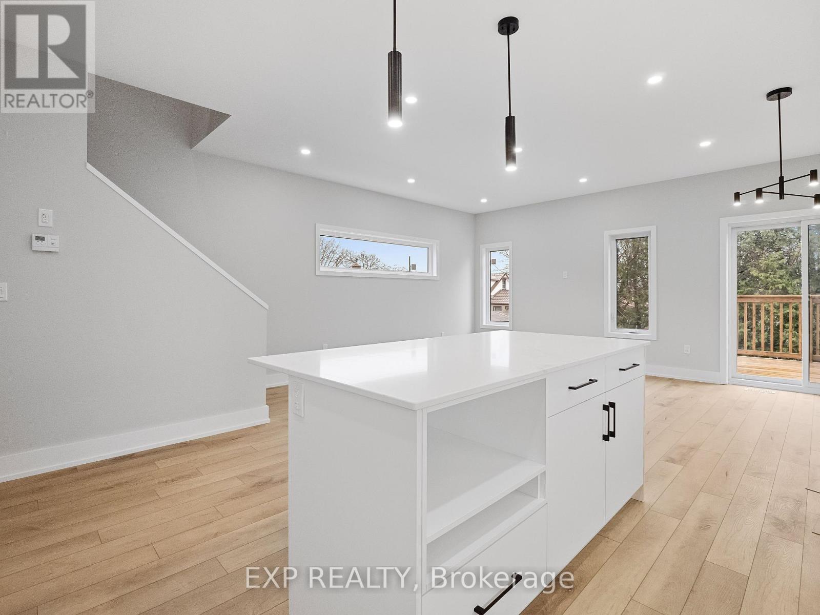 1142 Ontario Road, Welland (Lincoln/crowland), Ontario  L3B 5E7 - Photo 11 - X12851122