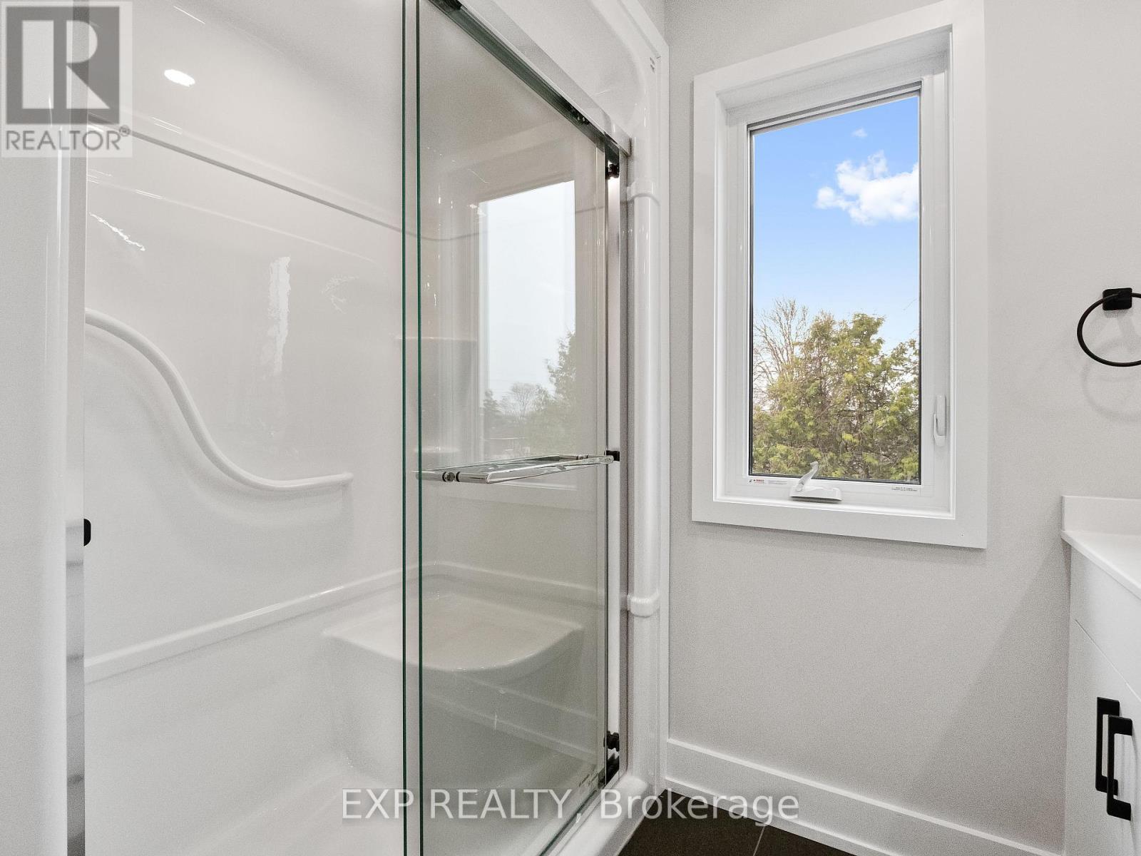 1142 Ontario Road, Welland (Lincoln/crowland), Ontario  L3B 5E7 - Photo 20 - X12851122