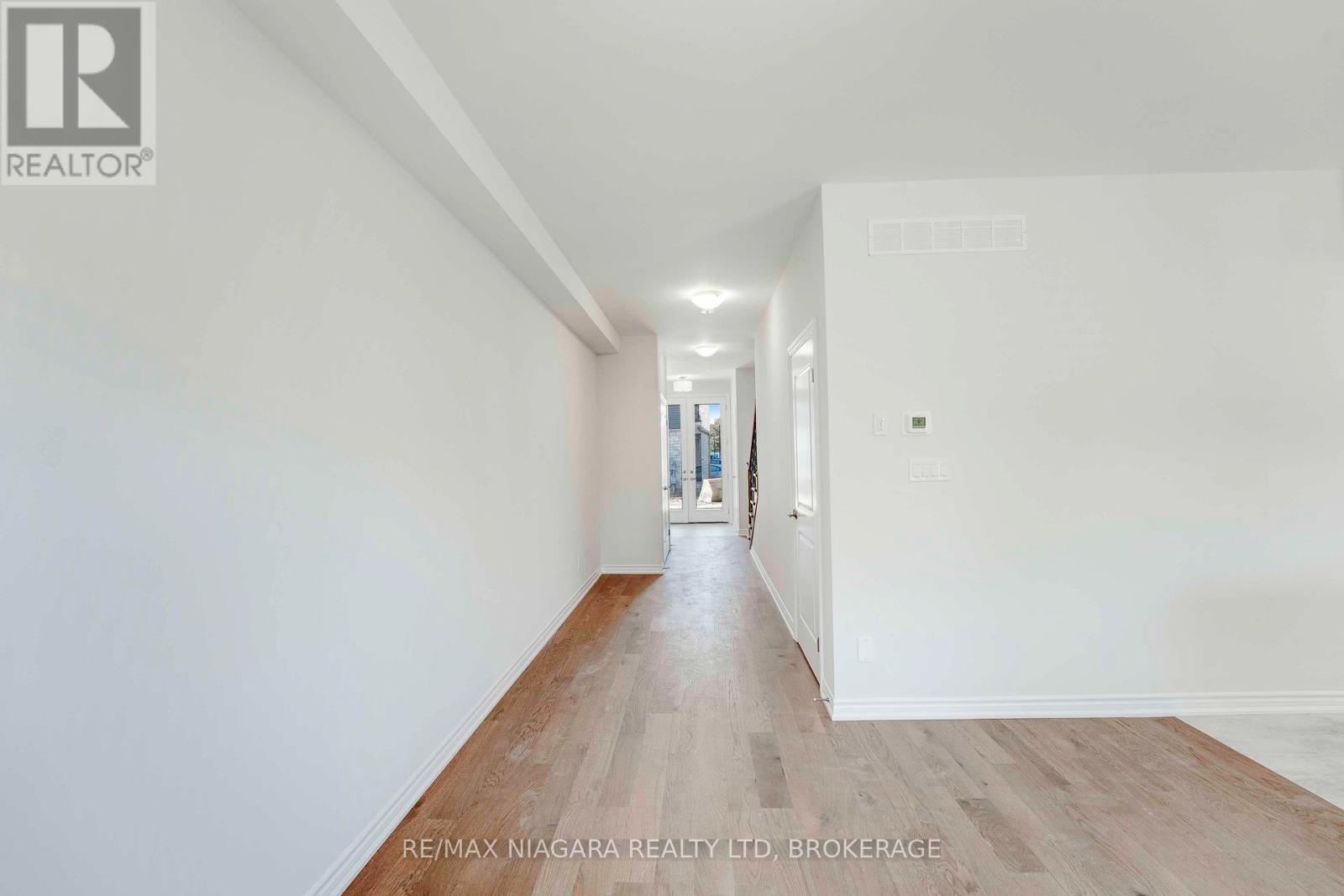 57 - 5672 Dorchester Road, Niagara Falls, Ontario  L2G 3Y8 - Photo 12 - X12851176