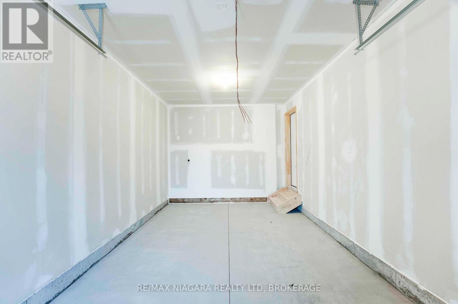 57 - 5672 Dorchester Road, Niagara Falls, Ontario  L2G 3Y8 - Photo 35 - X12851176