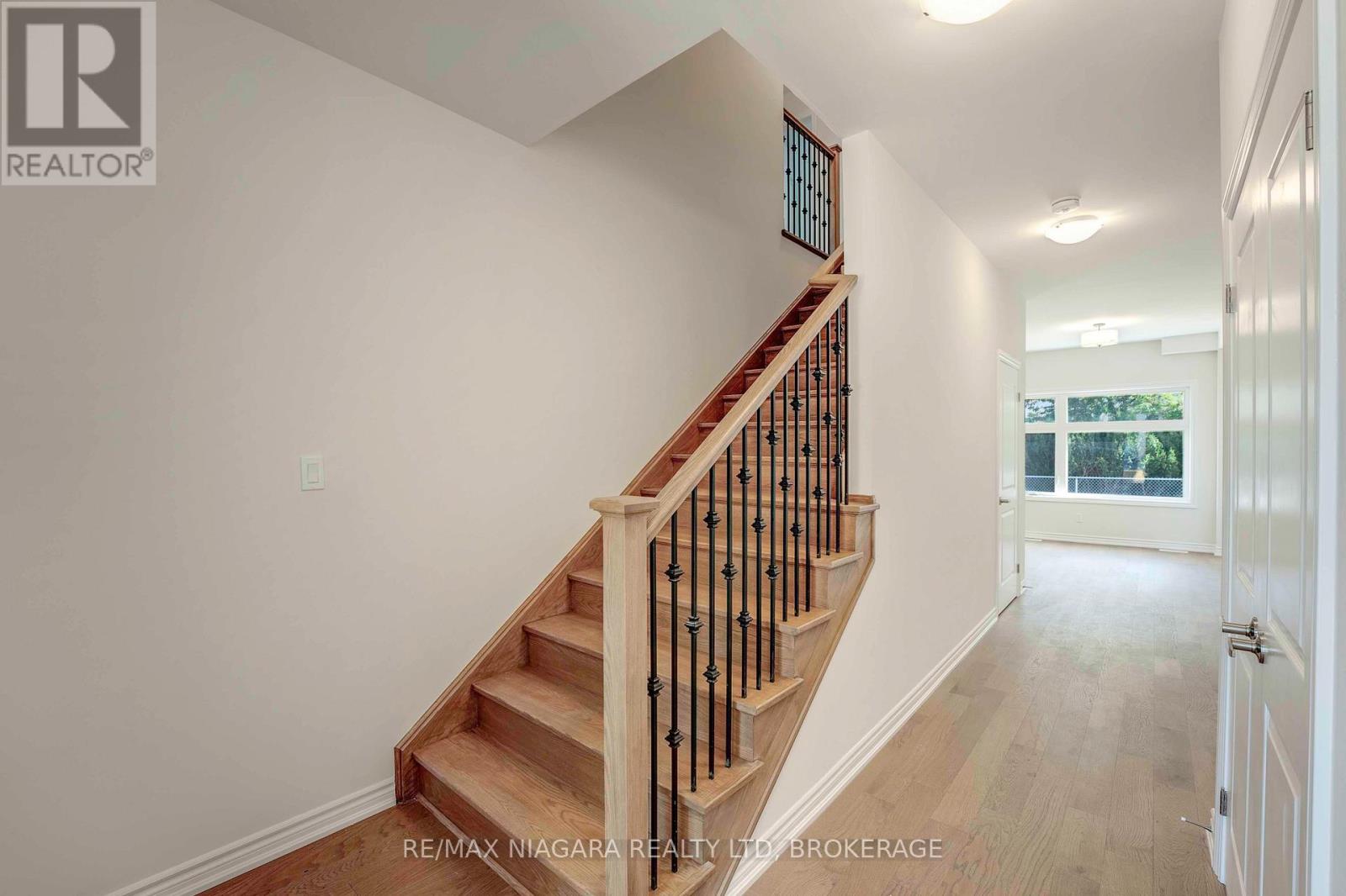 57 - 5672 Dorchester Road, Niagara Falls, Ontario  L2G 3Y8 - Photo 5 - X12851176