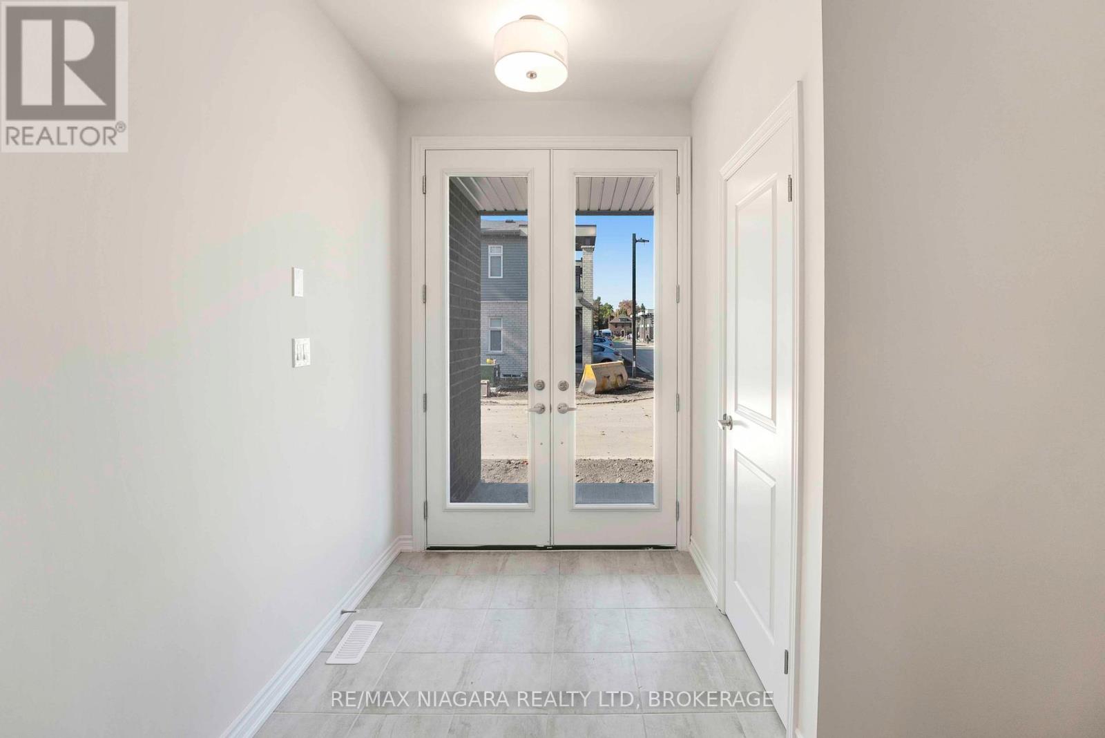 57 - 5672 Dorchester Road, Niagara Falls, Ontario  L2G 3Y8 - Photo 7 - X12851176